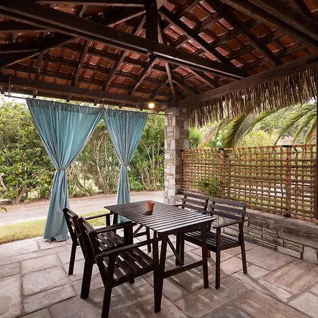 Pyrgos Appartement *