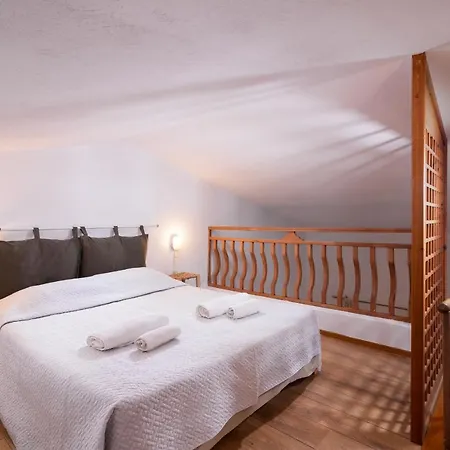 Pyrgos * Ormos Panagias