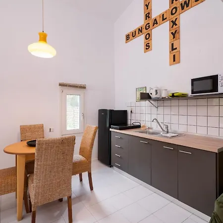 Pyrgos Apartment *