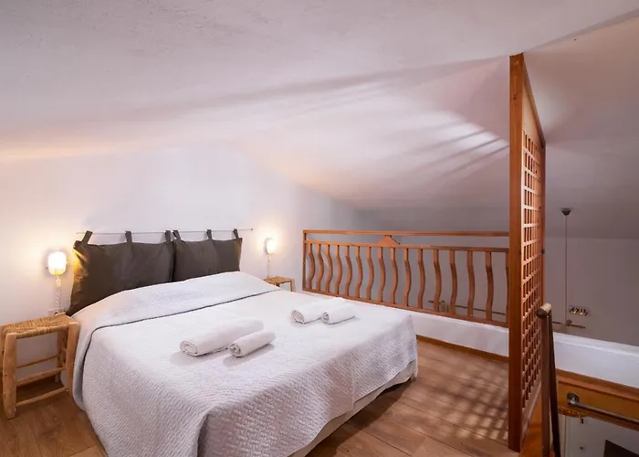 Pyrgos * Ormos Panagias