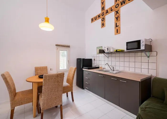 Pyrgos Appartement *